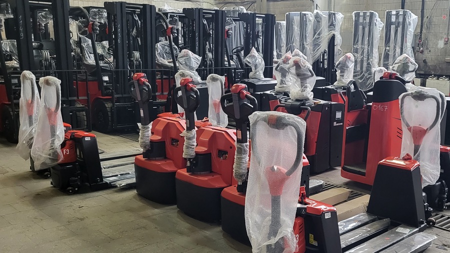 Тест-драйв складской техники на нашем складе в Новомосковске