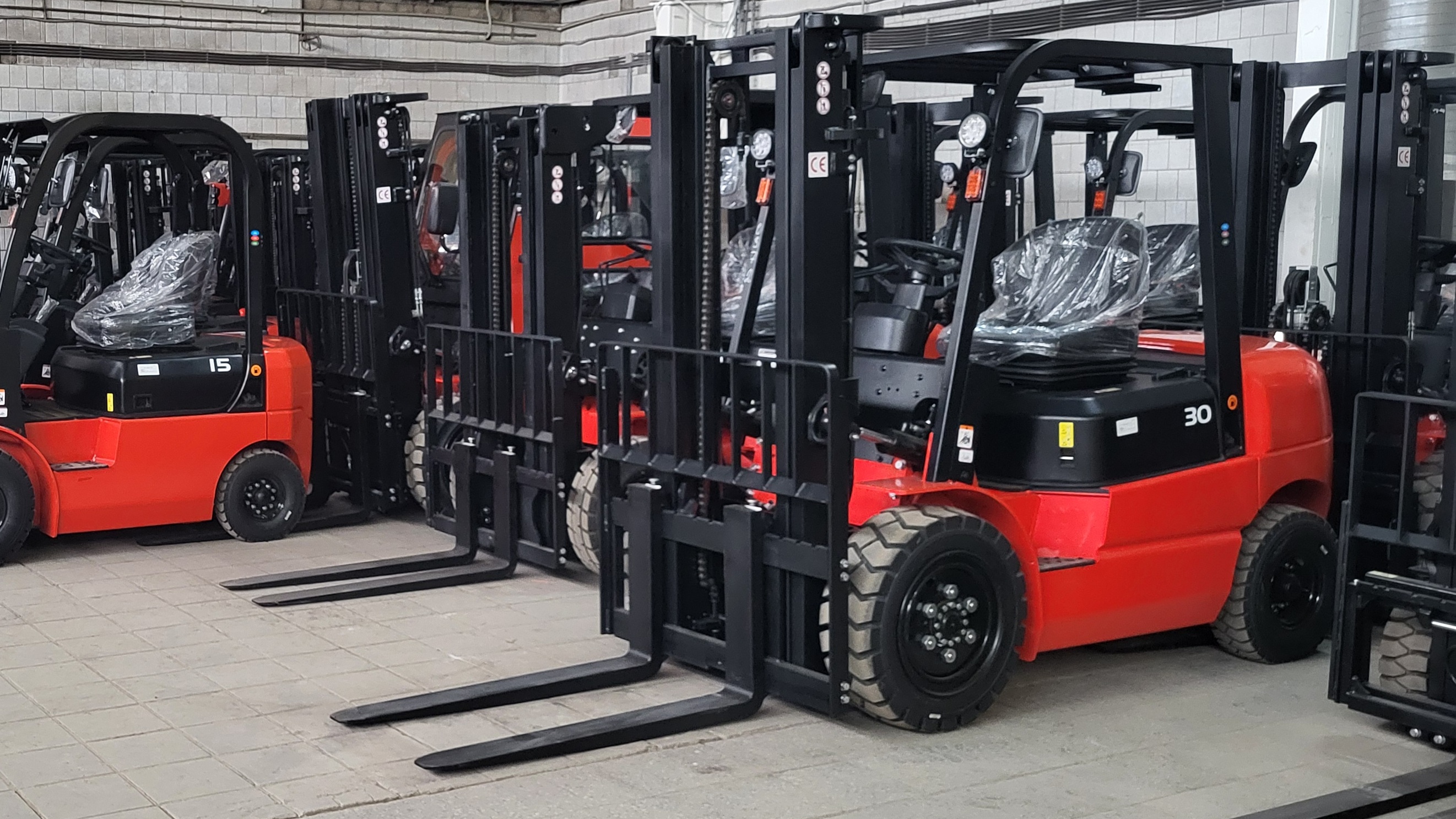 Тест-драйв складской техники на нашем складе в Новомосковске