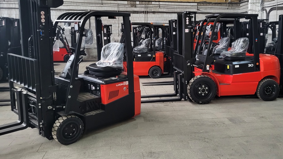 Тест-драйв складской техники на нашем складе в Новомосковске