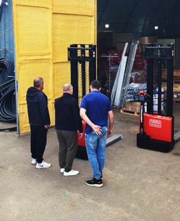 Тест-драйв складской техники на нашем складе в Новомосковске